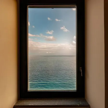 - Di Lusso A Picco Sul Mare Villa *